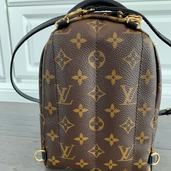 Louis Vuitton Palm Springs Mini backpack - Picture 7 of 10